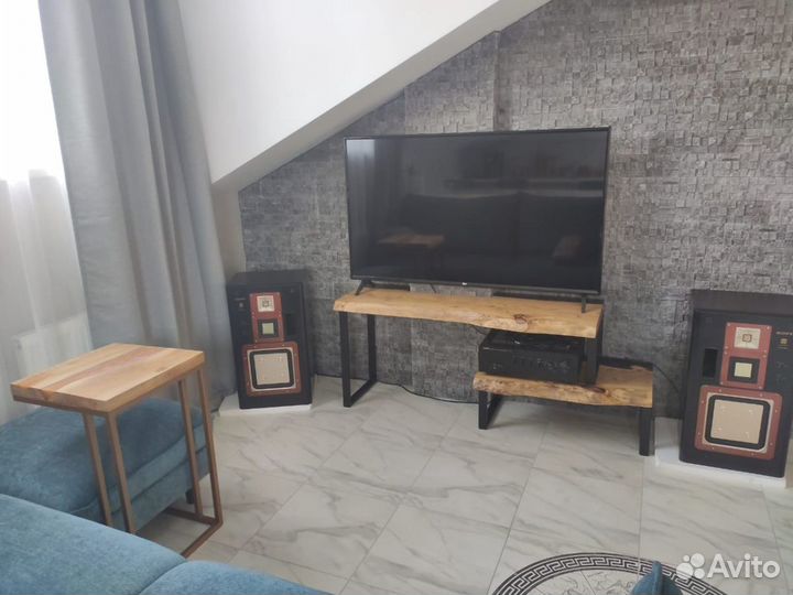 Тумба под тв из слэба капового карагача