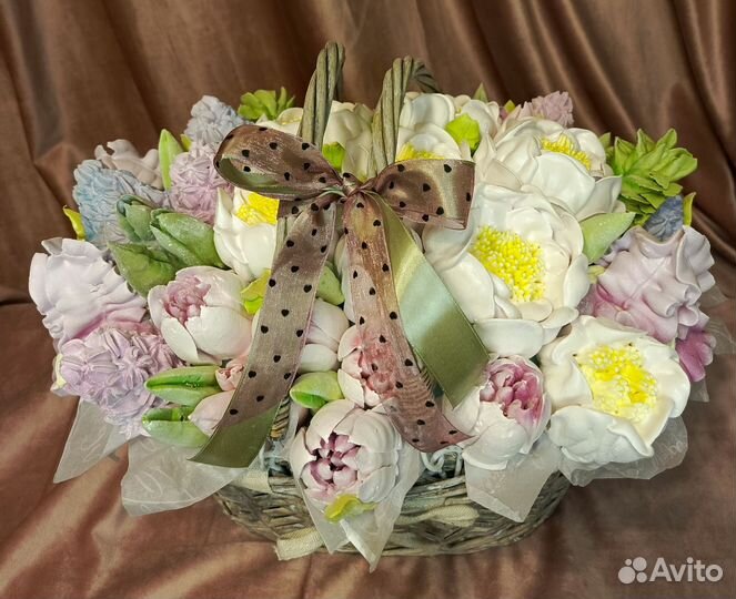 Большая корзина с зефирными цветами