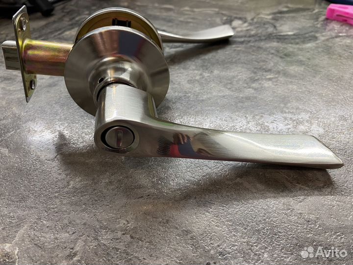 Ручка дверная межкомнатная с защелкой