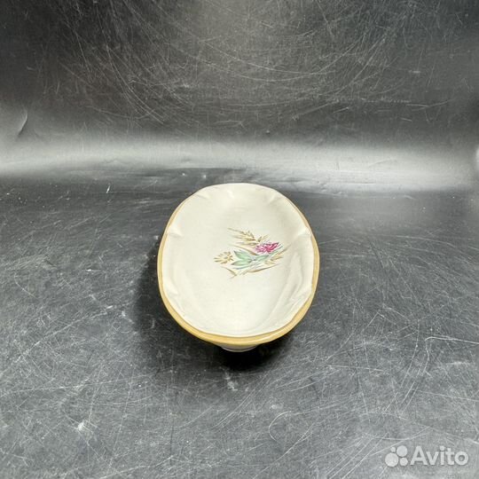 Фарфоровая тарелка селедочница Цветы ретро быт
