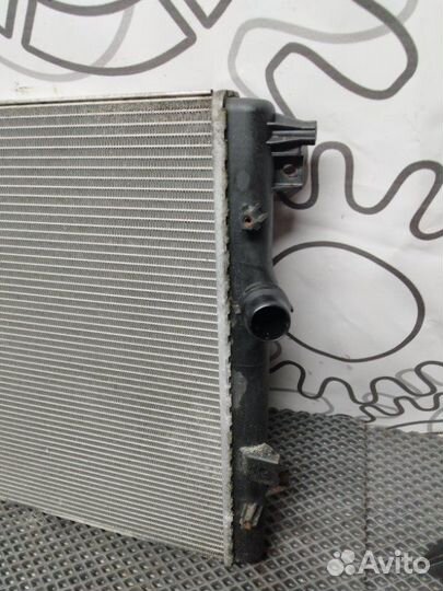 Радиатор охлаждения двигателя Volkswagen Tiguan