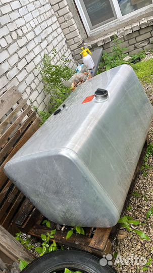 Топливный бак алюминиевый бу на скания