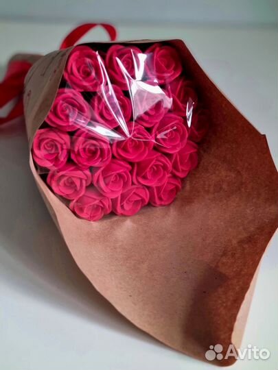 Красные Розы из Белого Шоколада - 19 шт в Букете