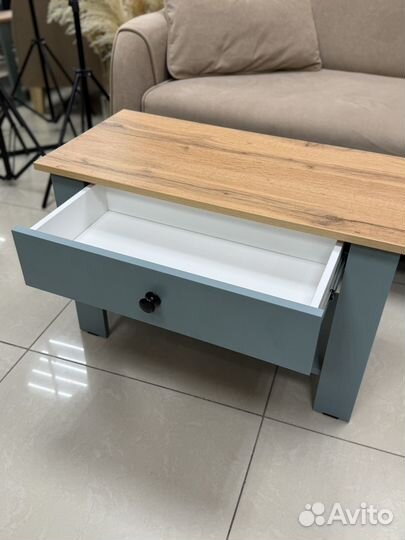 Журнальный столик