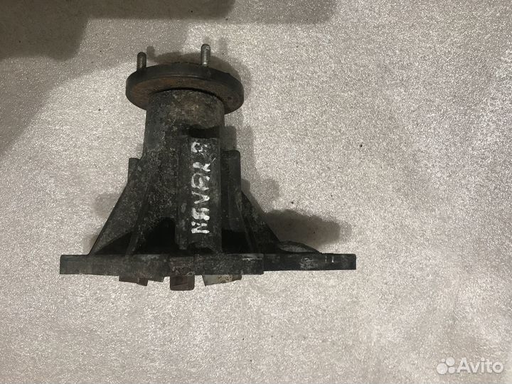 Ниссан Навара D40 водяной насос помпа