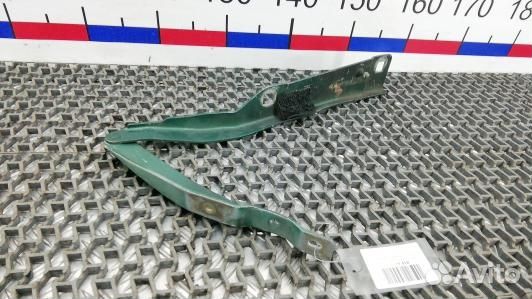 Петля капота jeep grand cherokee WJ (81C06D501)