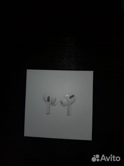 Беспроводные наушники apple airpods