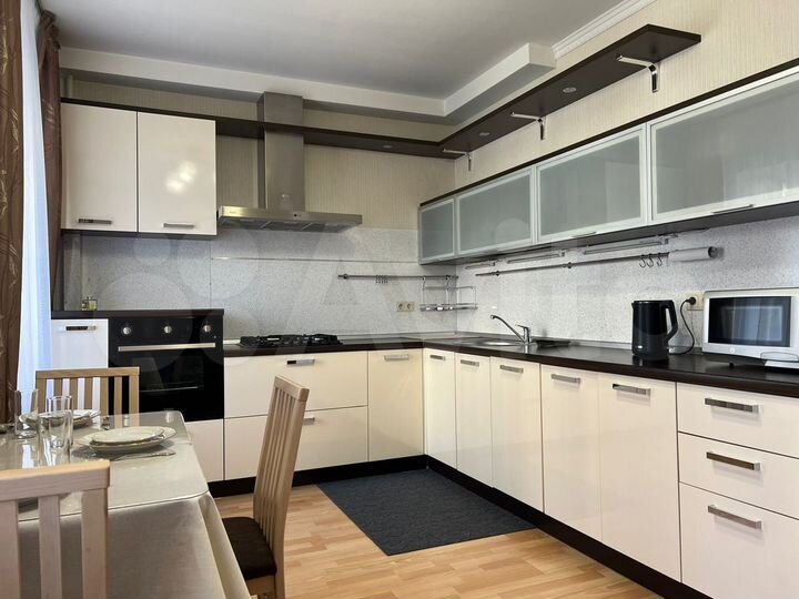 2-к. квартира, 64 м², 4/9 эт.