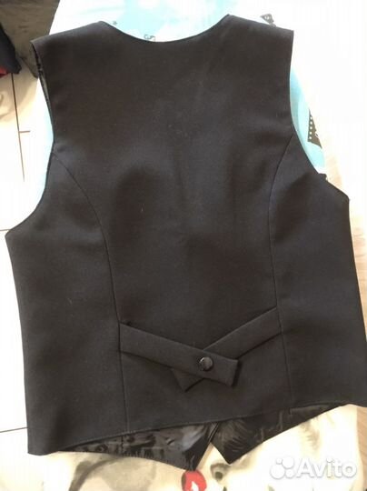 Жилетка для мальчика школьная новая, цвет черный