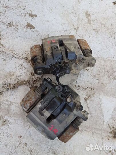 Суппорта задние пара Subaru Tribeca B9