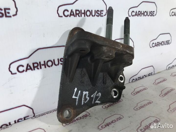 Кронштейн двигателя передний левый Mitsubishi