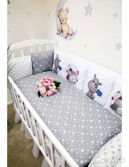 Бортики в кроватку + постельное бельё