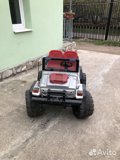 Детский электромобиль