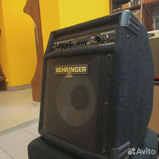 Комбоусилитель Behringer ultrabass BXL 450 45вт China 2010's