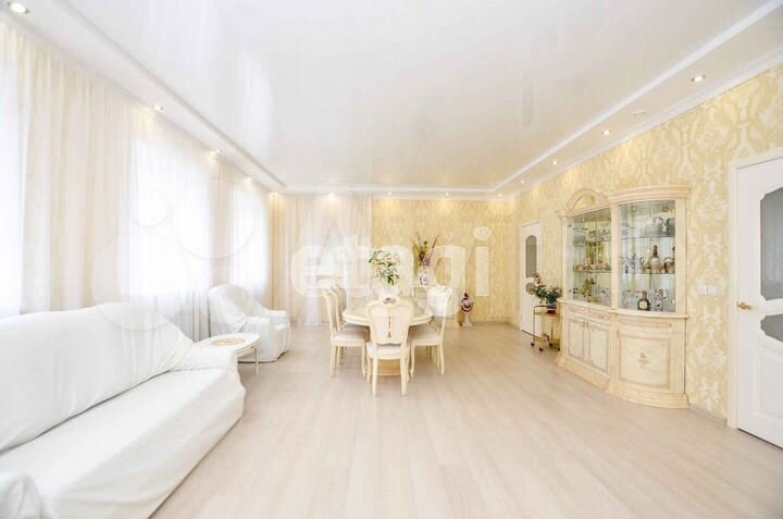 Коттедж 400 м² на участке 19 сот.