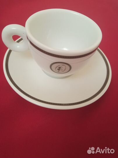 Кофейная чашка с блюдцем, чашки