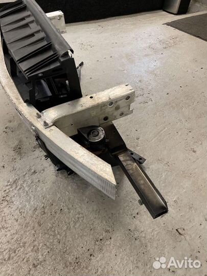 Установочная панель передняя BMW X5 (телевизор)