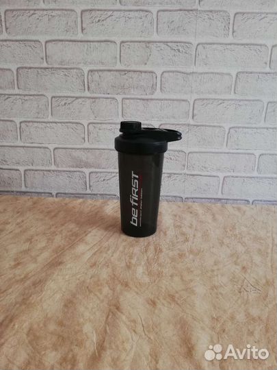 Черная спортивная бутылка для воды be first 0,7л