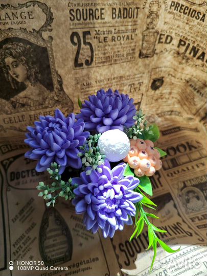 Астры, розы