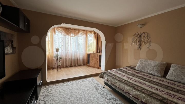 2-к. квартира, 57 м², 2/10 эт.