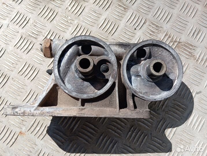 Кронштейн масляного фильтра Renault Premium Midr 3