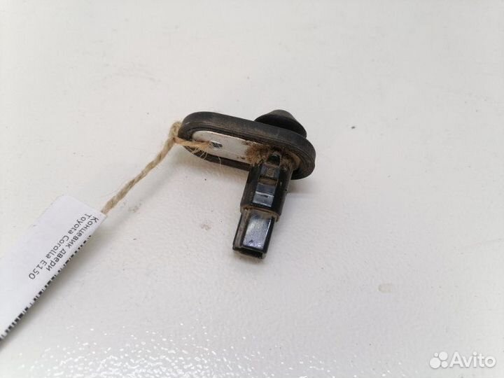 Концевик двери Toyota Corolla E150