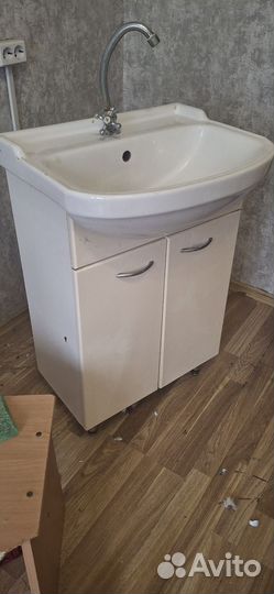 Тумба с раковиной для ванной бу