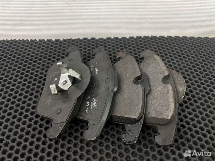 Колодки тормозные передние Ford Galaxy WM qxwb 2.0