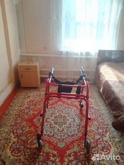 Ходунок инвалидный