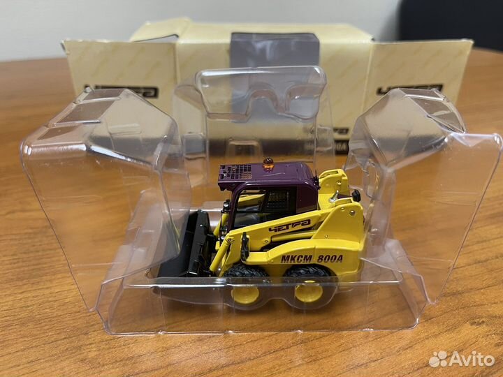 Коллекционные машинки. Минипогрузчик