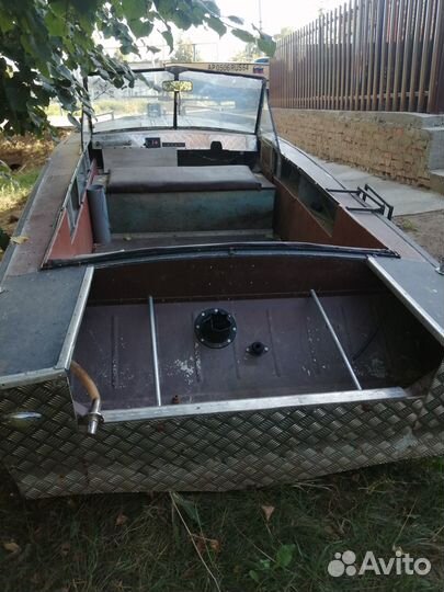 Моторная лодка Прогресс 4