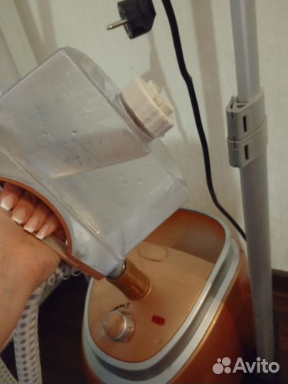 Отпариватель для одежды вертикальный