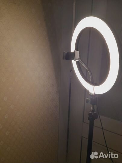Кольцевая лампа со штативом