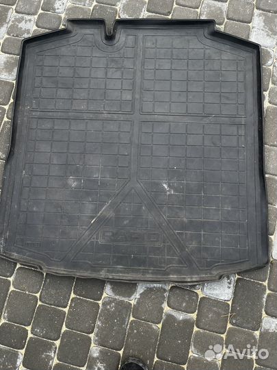 Коврик в багажник skoda rapid