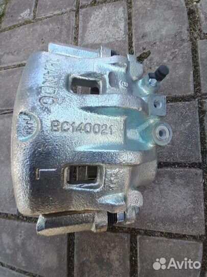 Суппорт передний Hyundai Stareks, H1