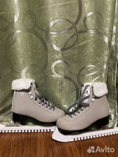 Коньки женские 37 размер