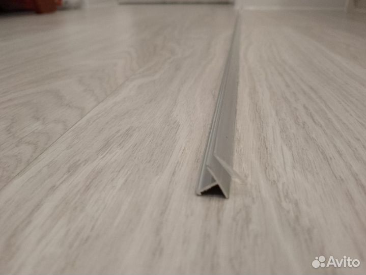 Порог алюминиевый