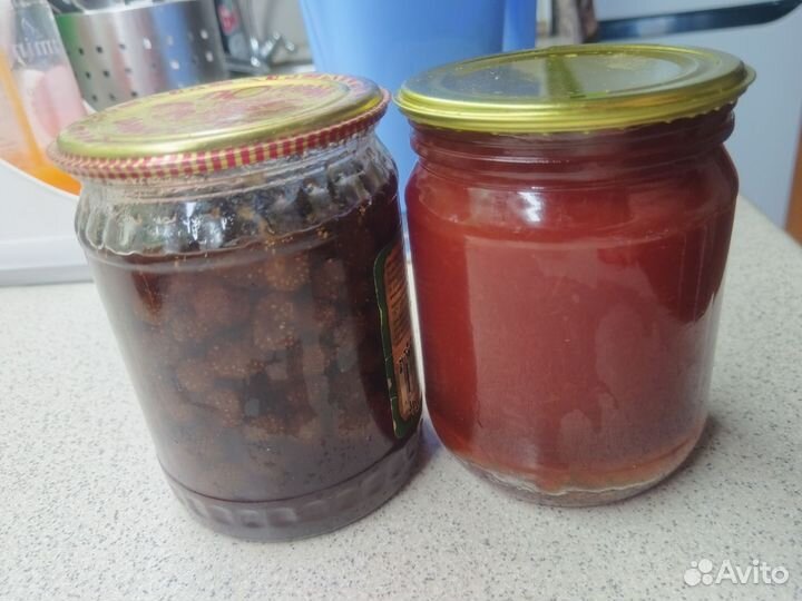 Варенье с разной ягоды, соленье, икра кабачковая