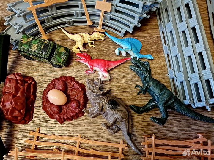 Динозавры, трэк