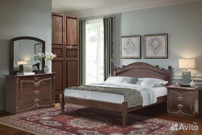 Спальня деревянная новая с резьбой. Доставка
