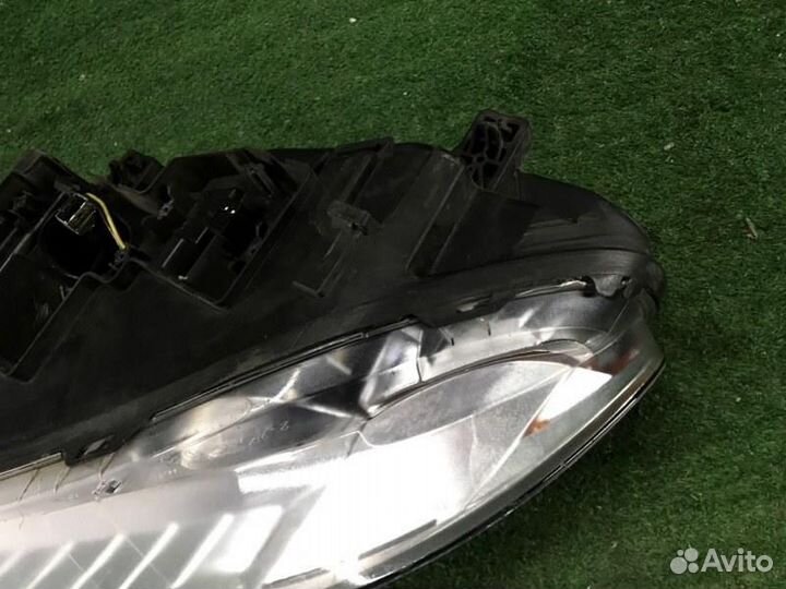 Фара правая Volvo XC70