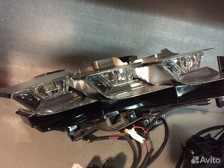 Линзы LED фары Lexus LX 2017