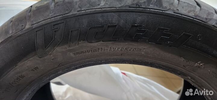 Viatti Strada Asimmetrico V-130 215/55 R16 93V