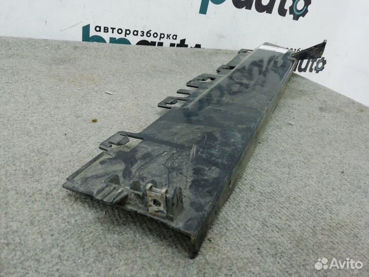 Направляющая воздушного потока дефлектор радиатора