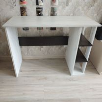 Письменный стол