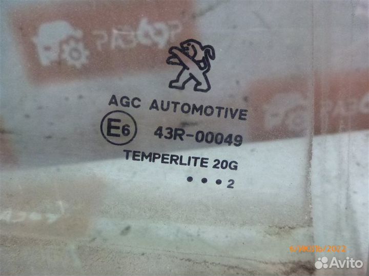 Стекло двери заднее правое Peugeot 408 седан 10F