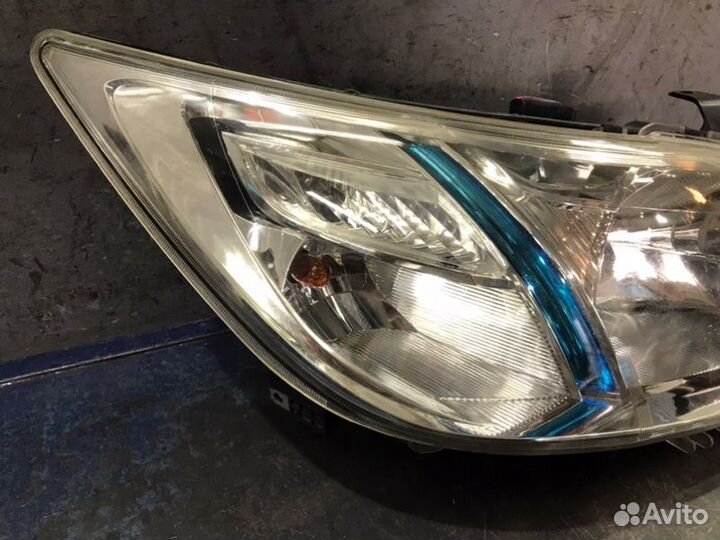 Фара ксенон правая Subaru Exiga Y10