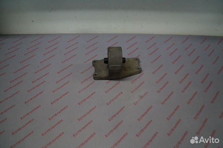 Nissan 11220-2F201 Подушка МКПП