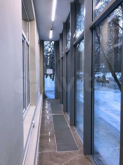 Аренда помещения 5.1 м² с панорамными витринами
