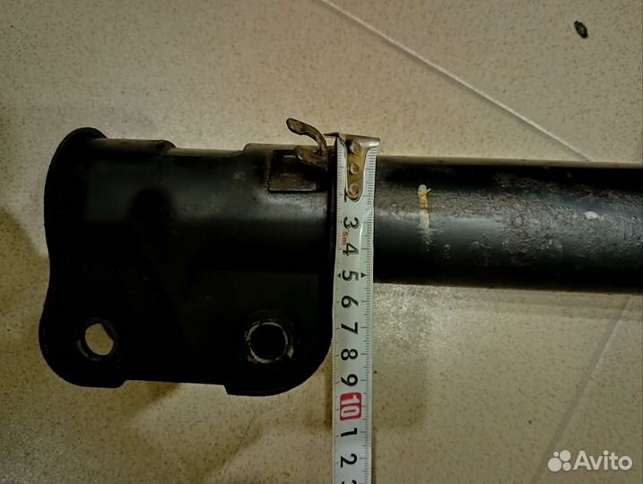 Передний левый амортизатор